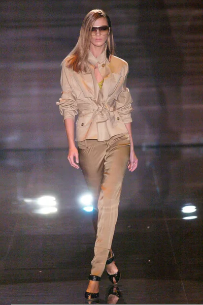 Look 19